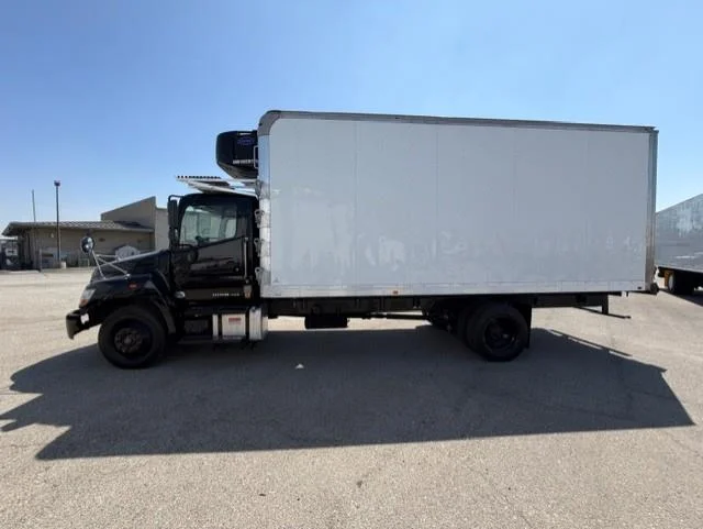 2019 Hino 268 - image 7