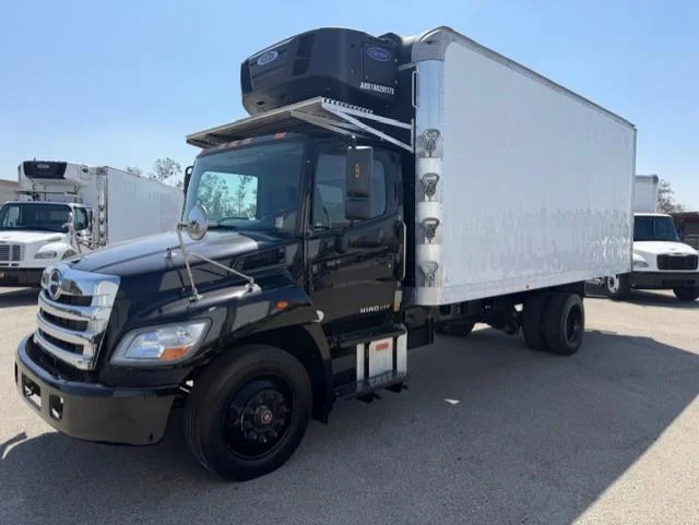 2019 Hino 268 - image 2