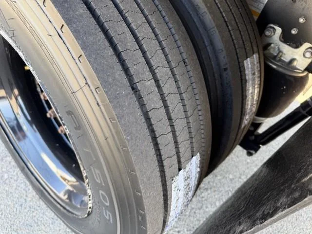 2019 Hino 268 - image 15