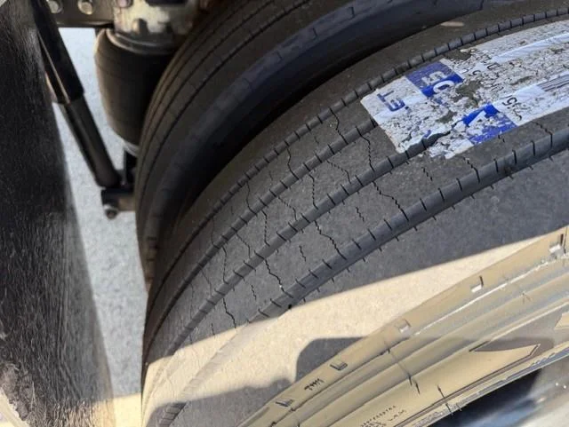 2019 Hino 268 - image 14