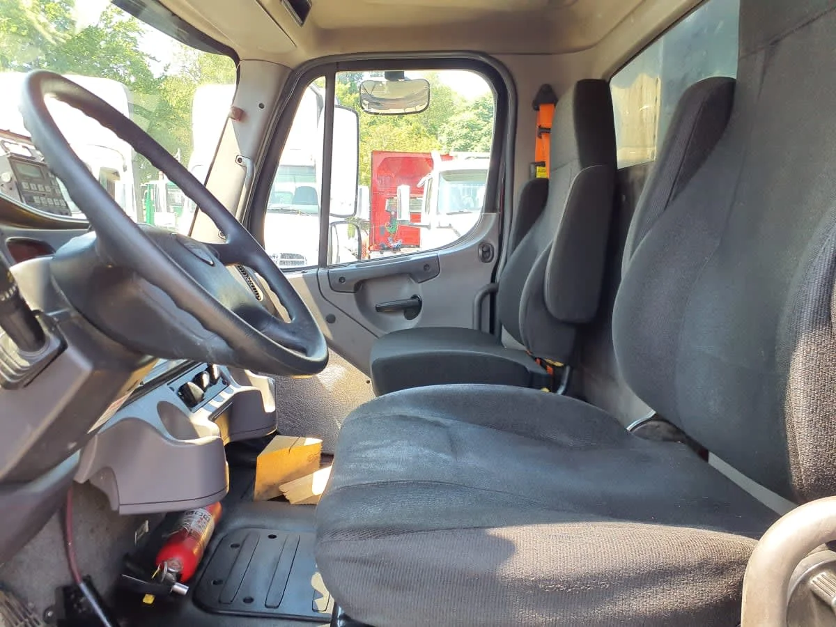 2017 Freightliner M2 106 - image 12