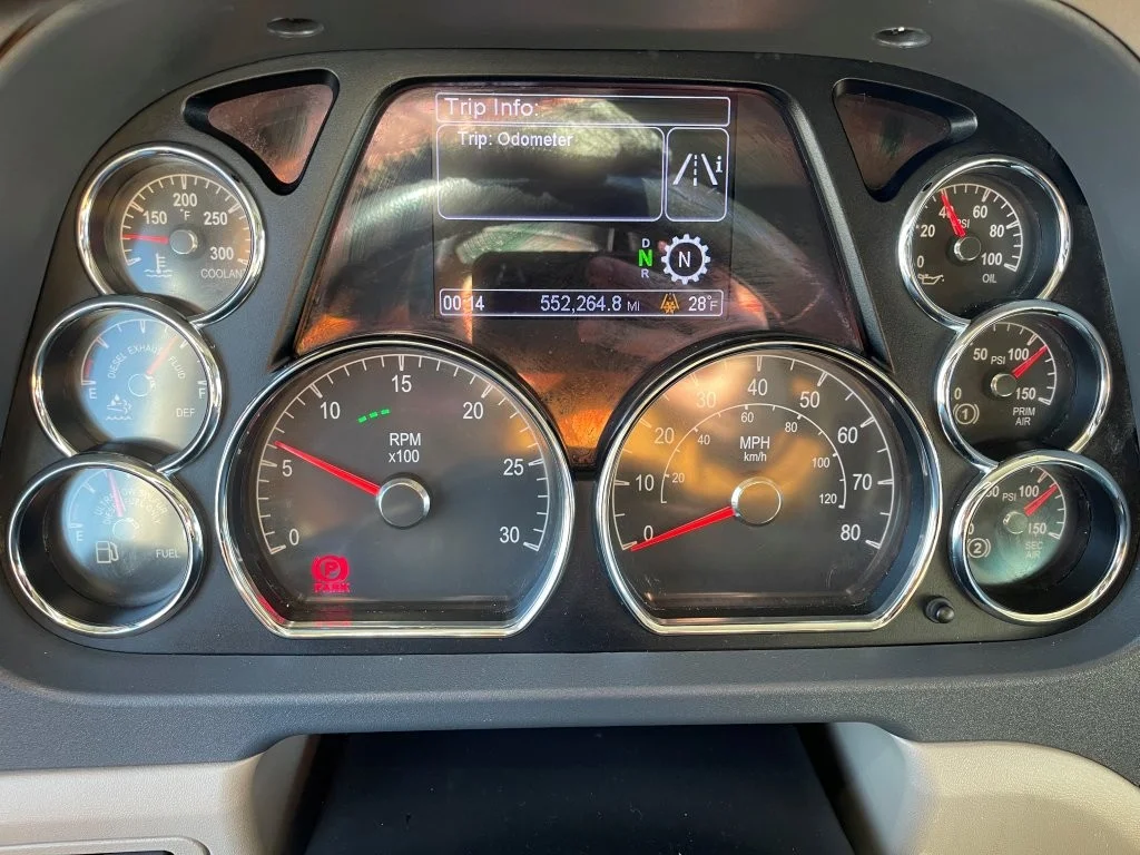 2022 Peterbilt 567 - image 11