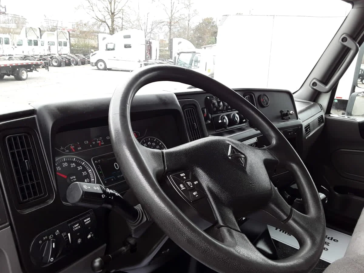 2019 International MV - image 8