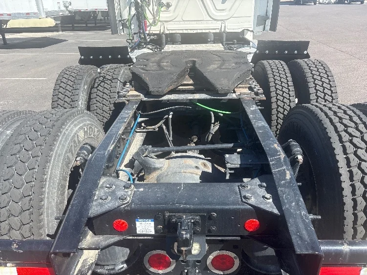 2021 Freightliner Cascadia in Phoenix, AZ — photo 6