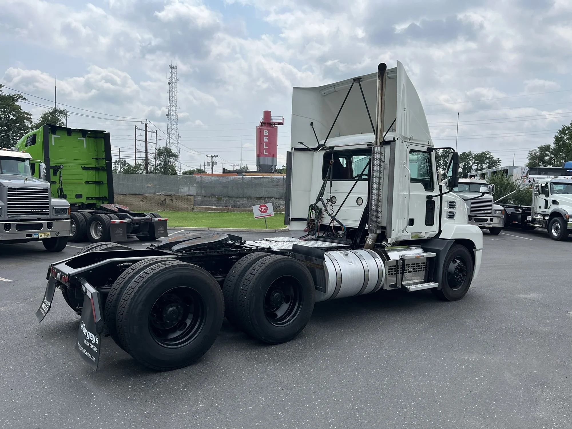 2019 Mack Anthem in Pennsauken, NJ — photo 4