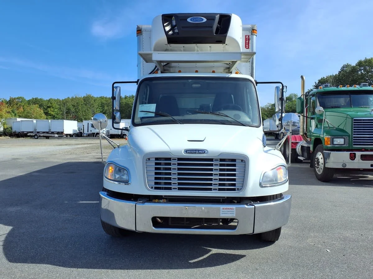 2019 Freightliner M2 106 - image 2