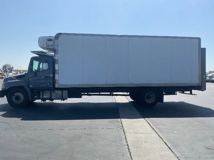 2018 Hino 338 in Anaheim, CA — photo 4