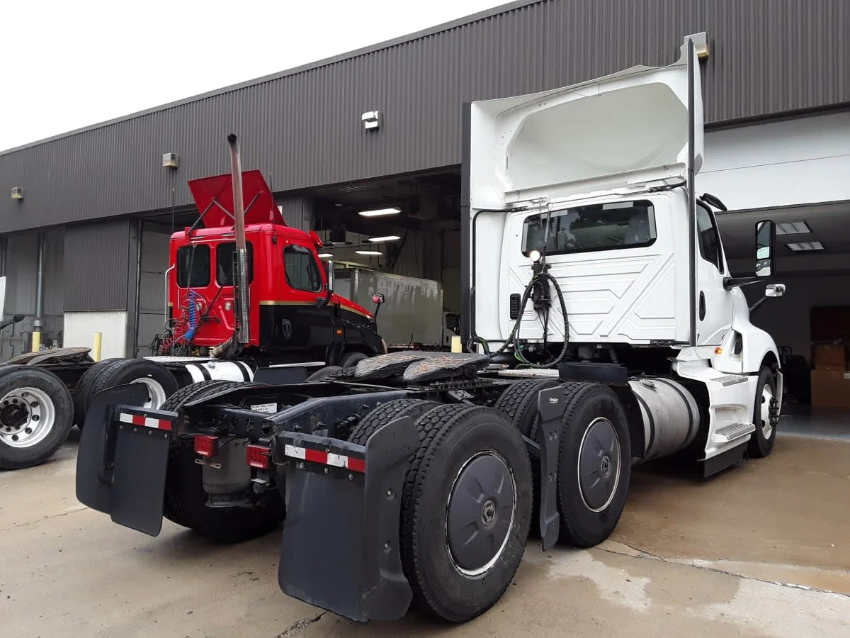 2022 International LT in Kansas City, MO — photo 4
