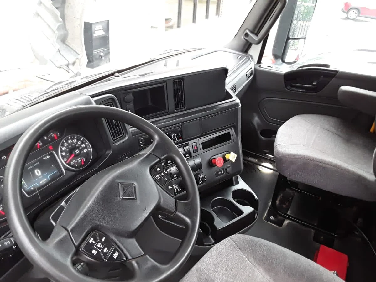 2022 International LT in Kansas City, MO — photo 7