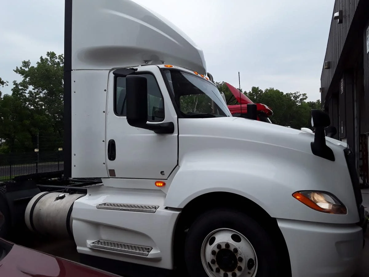 2022 International LT in Kansas City, MO — photo 9