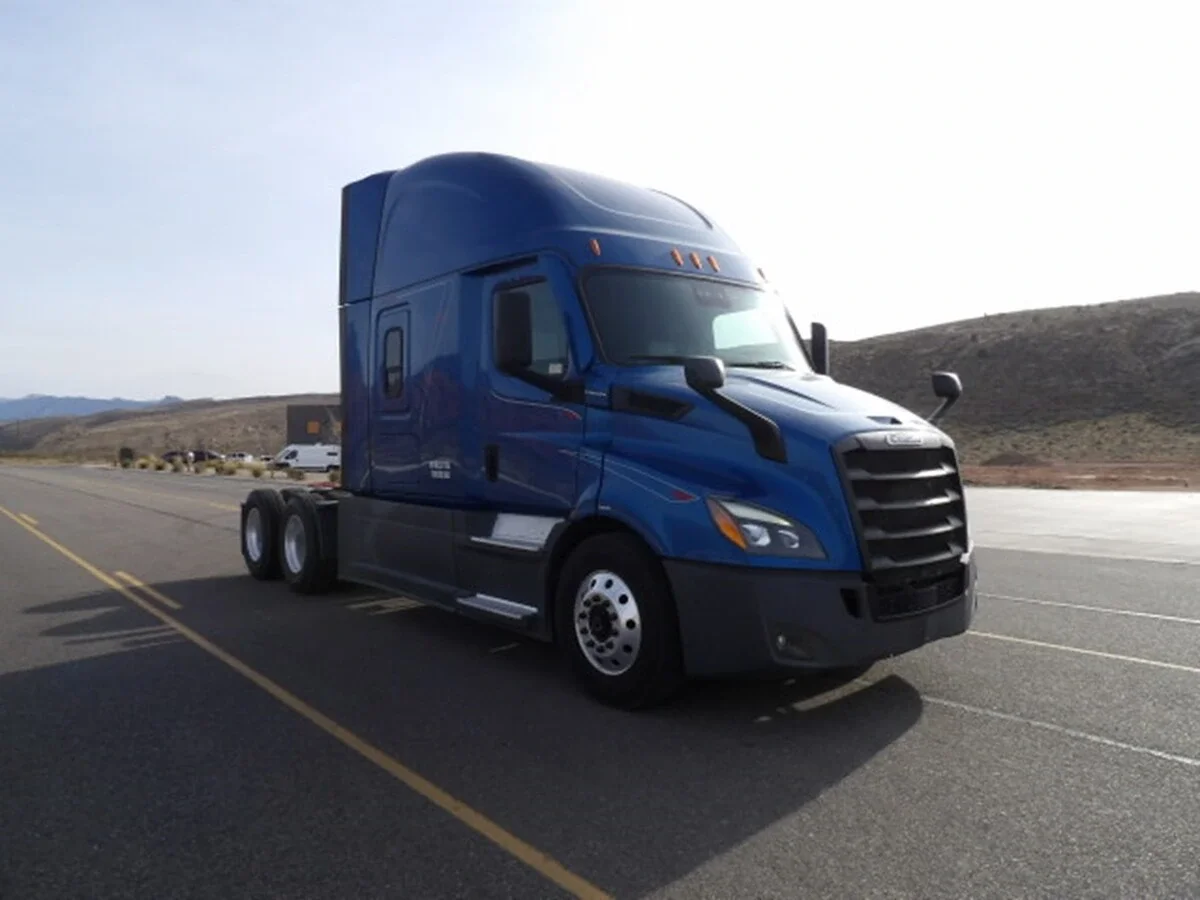 2022 Freightliner Cascadia - image 6
