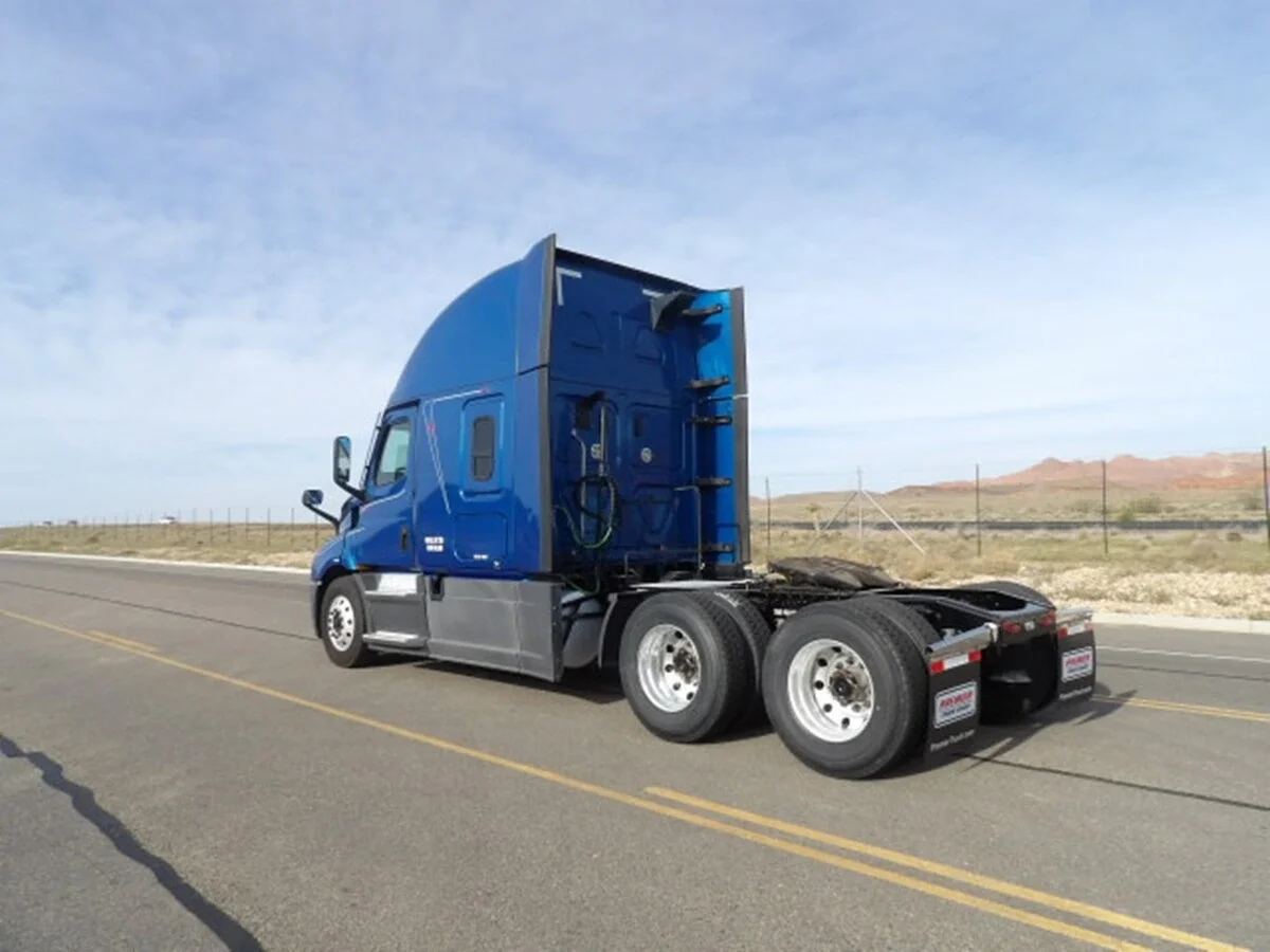 2022 Freightliner Cascadia - image 3
