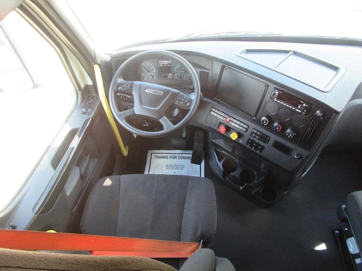 2025 Freightliner Cascadia - image 22