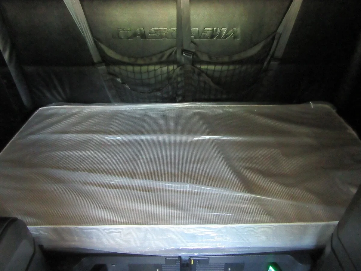 2025 Freightliner Cascadia - image 24