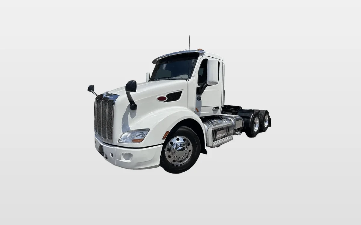 2021 Peterbilt 579 - image 1
