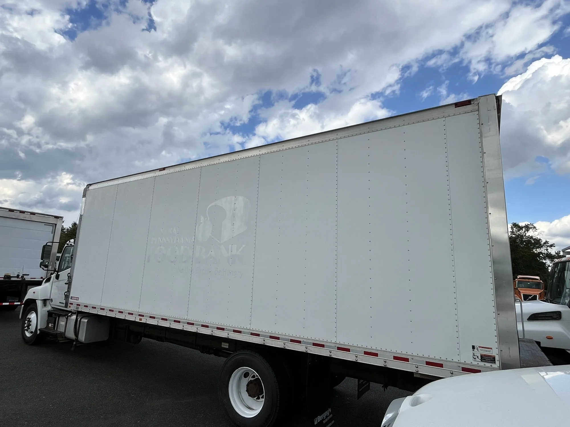 2018 Hino 338 in New Castle, DE — photo 6