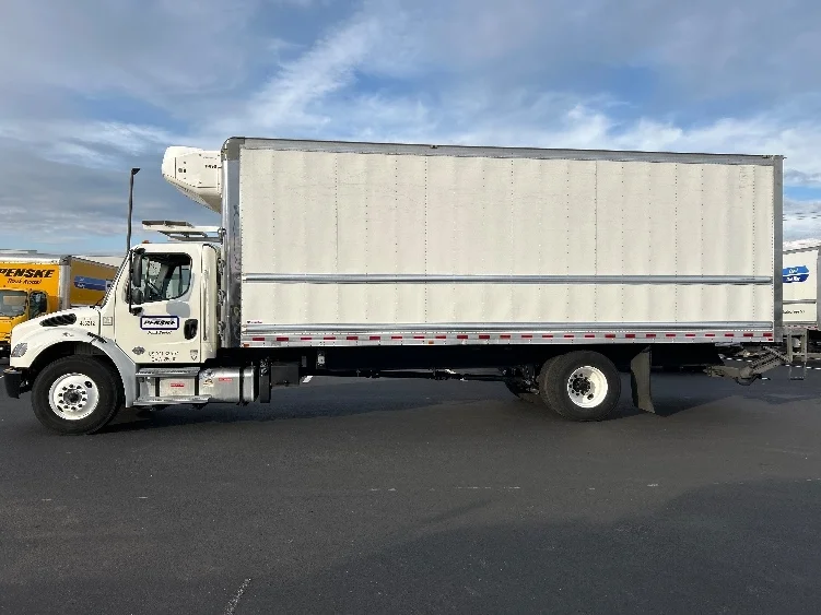 2023 Freightliner M2 106 - image 4