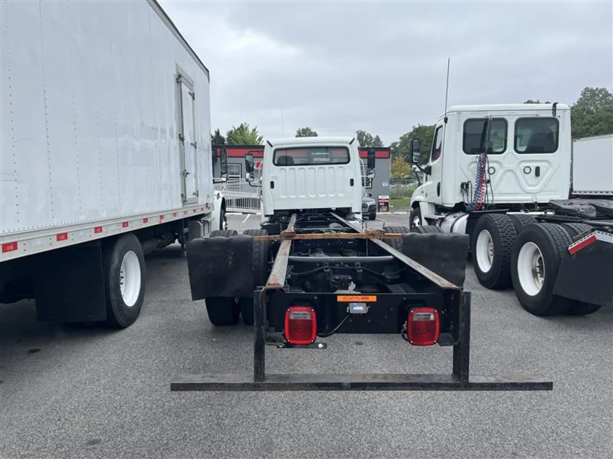 2019 Freightliner M2 106 in Beltsville, MD — photo 5