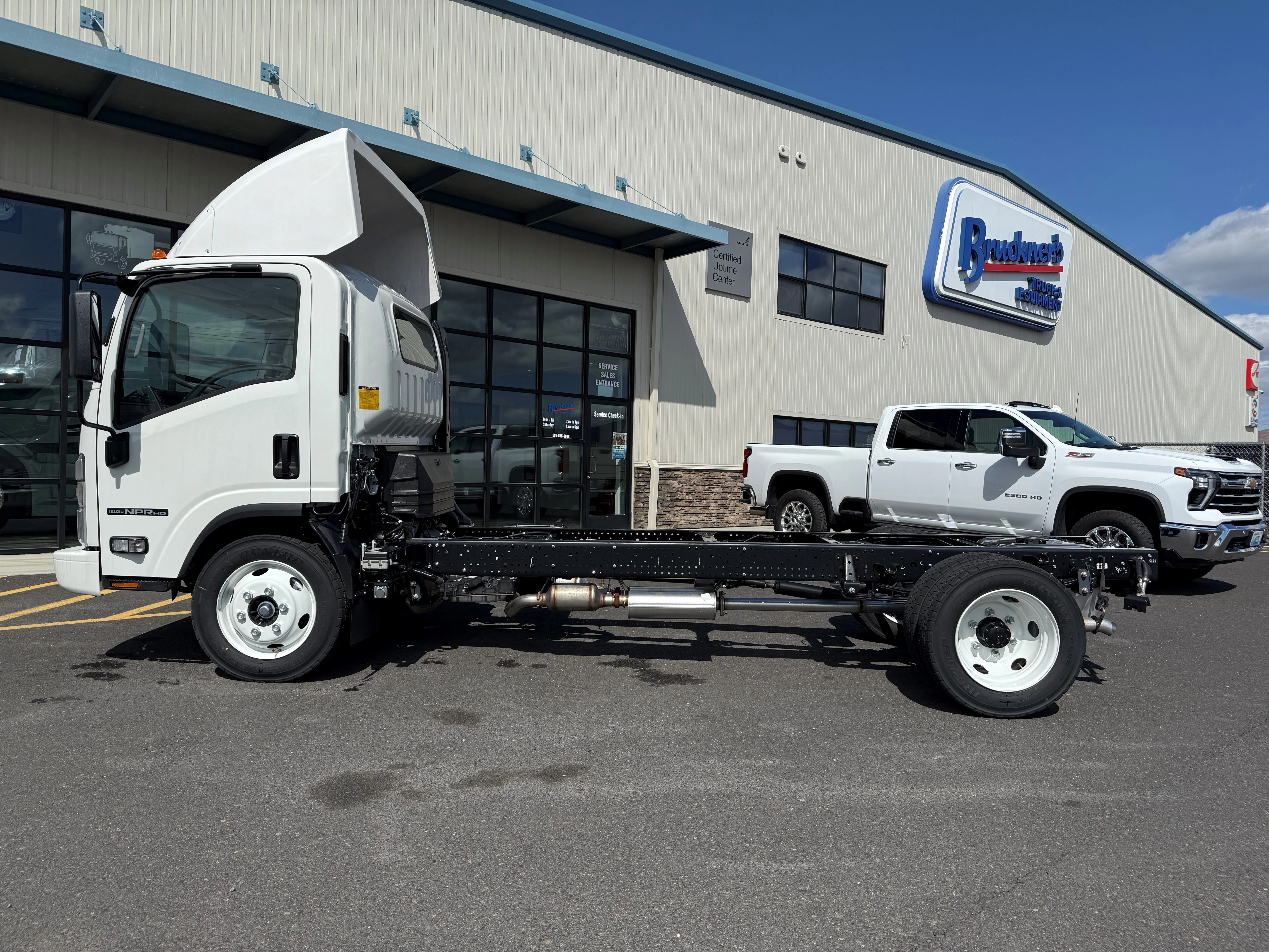 2026 Isuzu in Yakima, WA — photo 8
