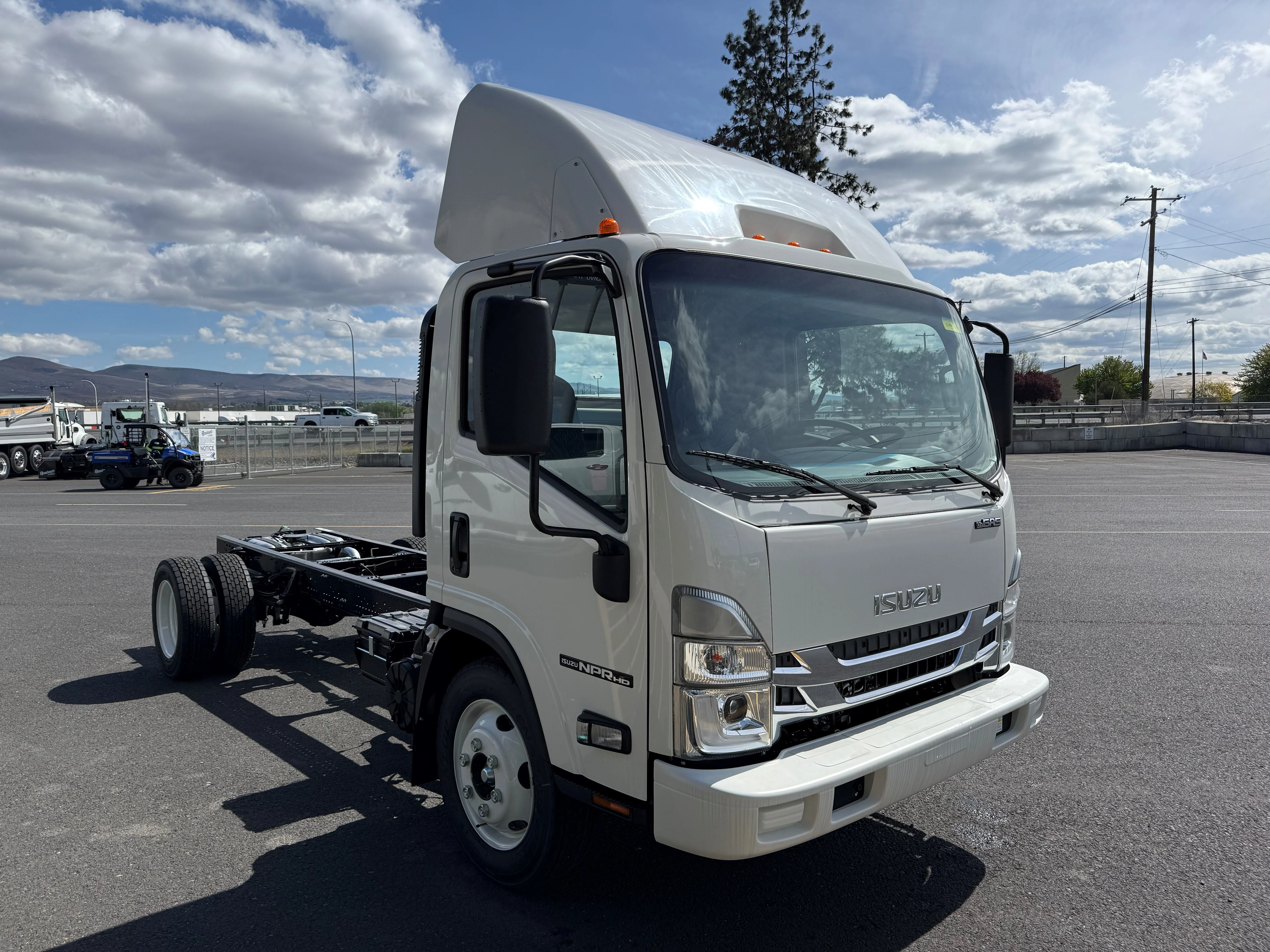 2026 Isuzu in Yakima, WA — photo 3
