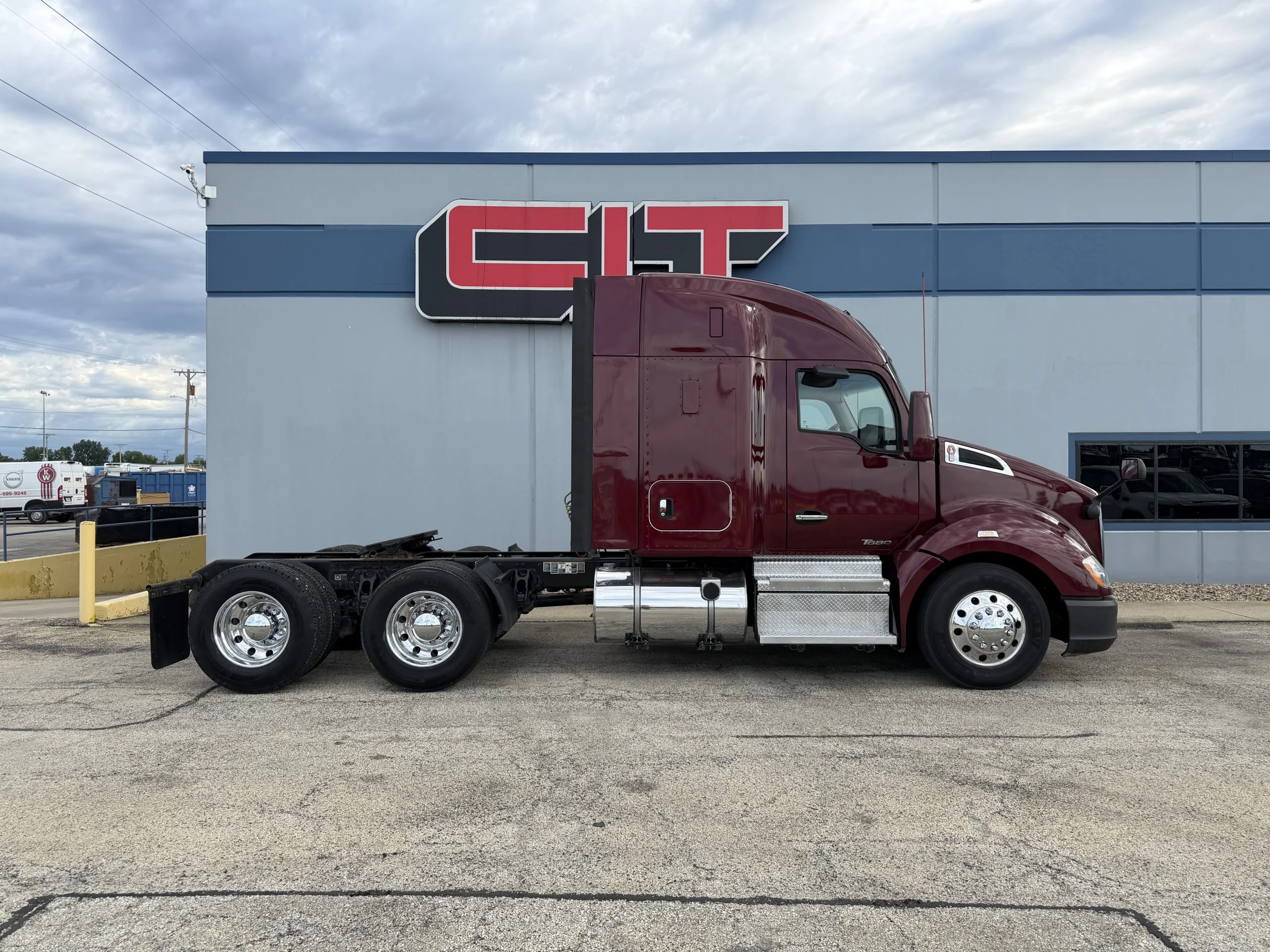 2021 Kenworth T680 in Springfield, IL — photo 4