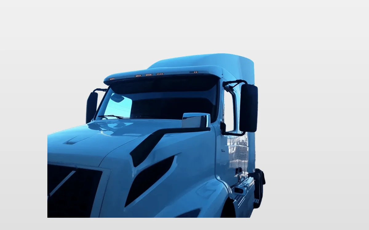 2020 Volvo - image 1