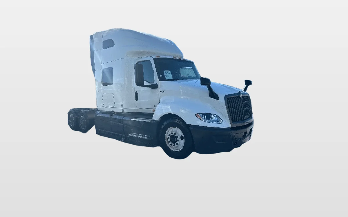 2023 International LT - image 1