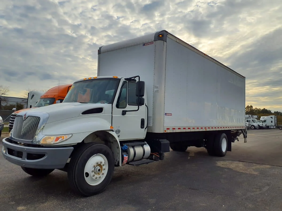 2018 International 4300 in Bolingbrook, IL
