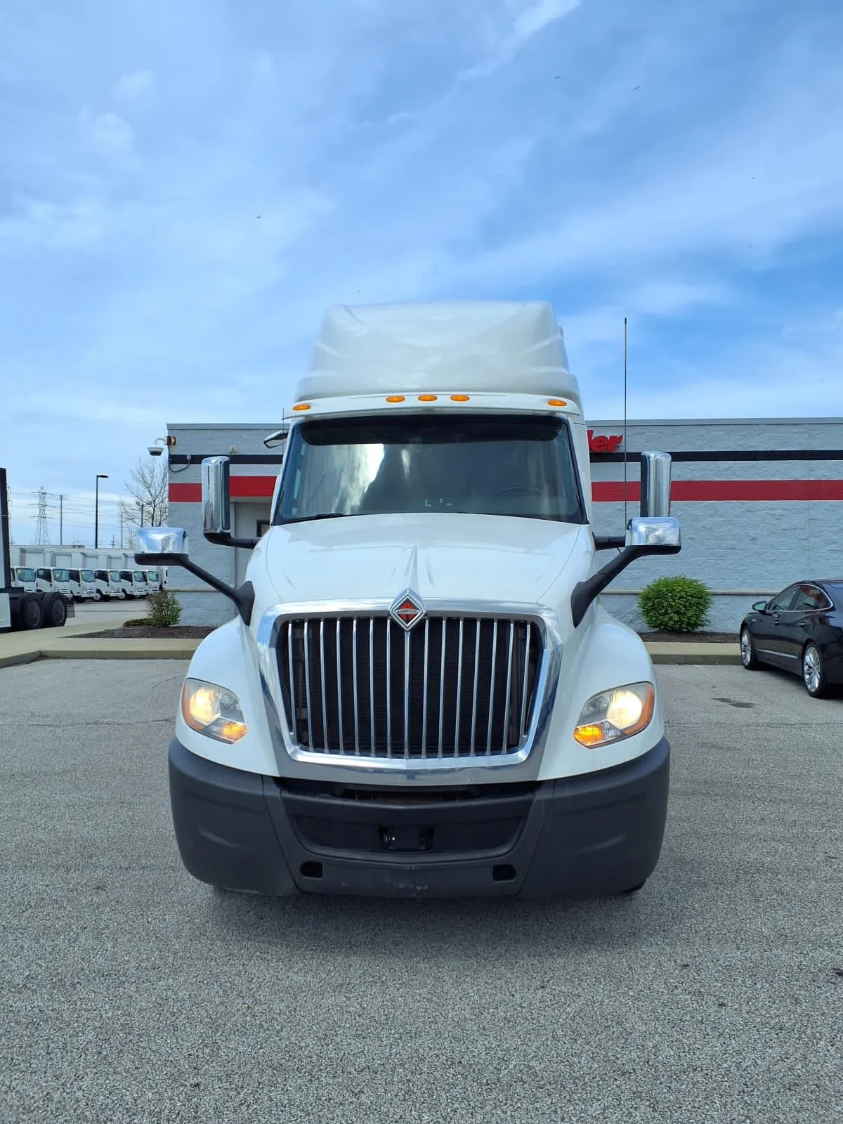 2019 International LT in Cleveland, OH — photo 2