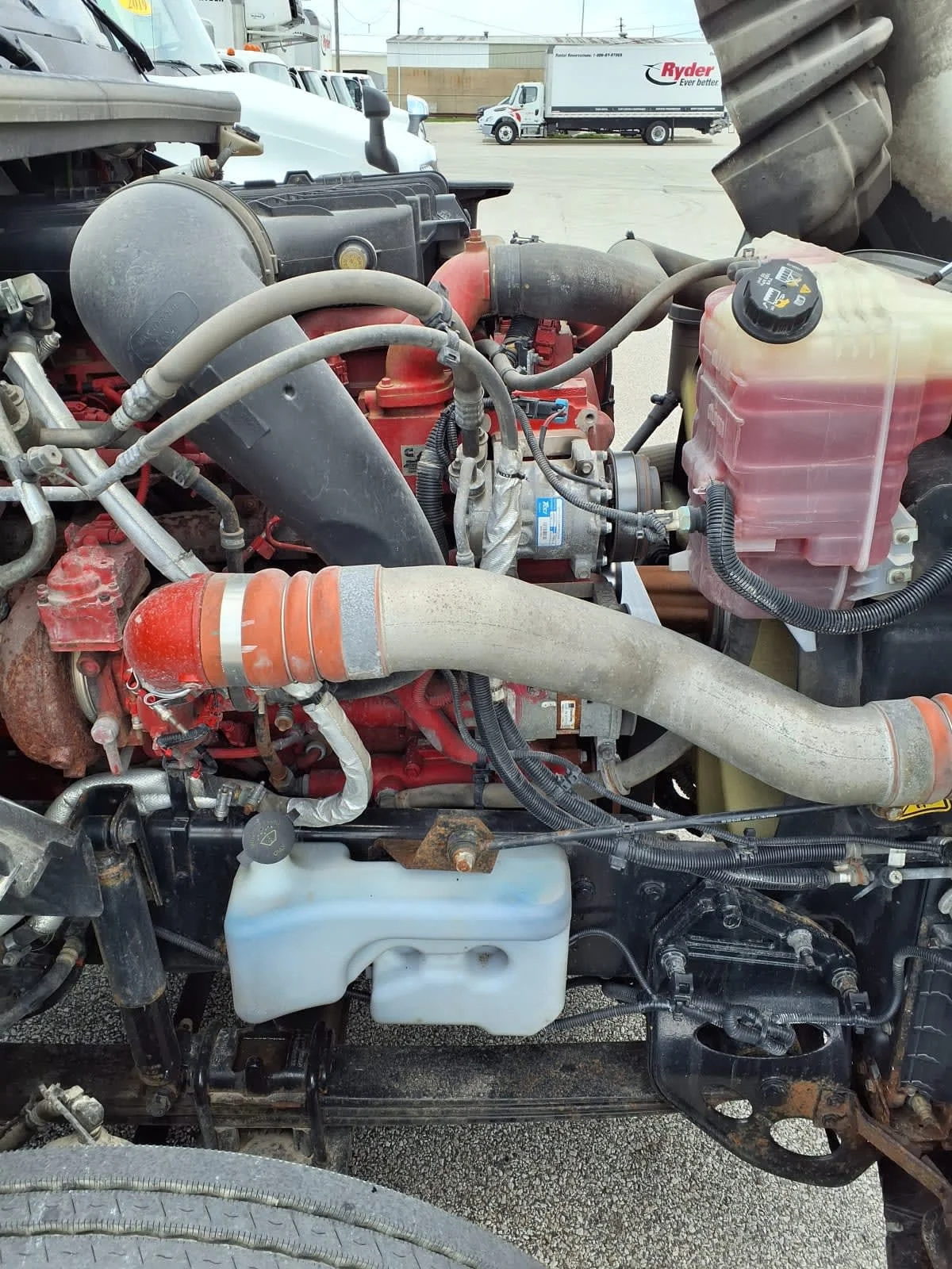 2019 International LT in Cleveland, OH — photo 11
