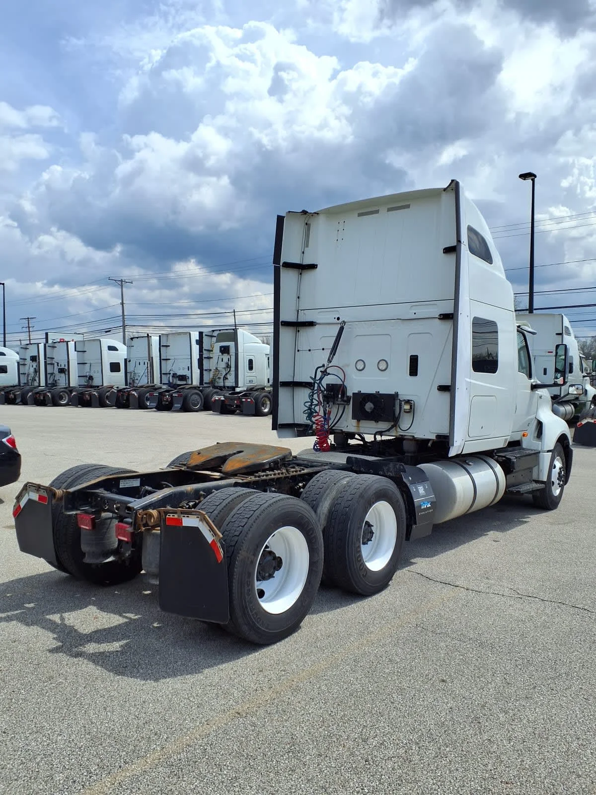 2019 International LT in Cleveland, OH — photo 4
