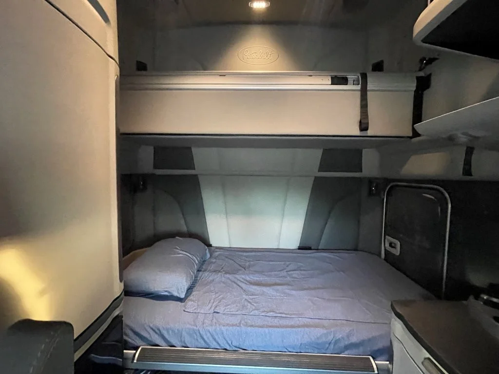 2023 Peterbilt 579 - image 14