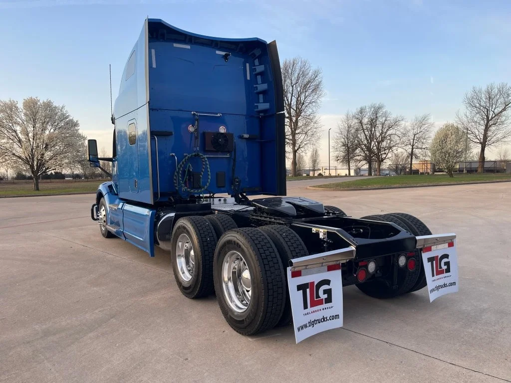 2023 Peterbilt 579 - image 3