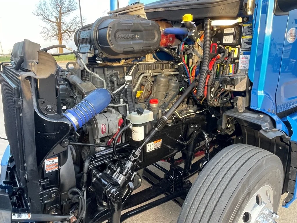 2023 Peterbilt 579 - image 9