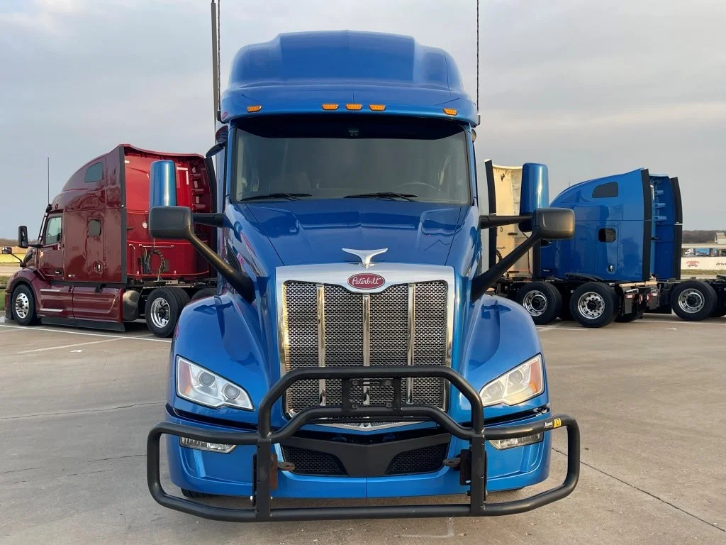 2023 Peterbilt 579 - image 8