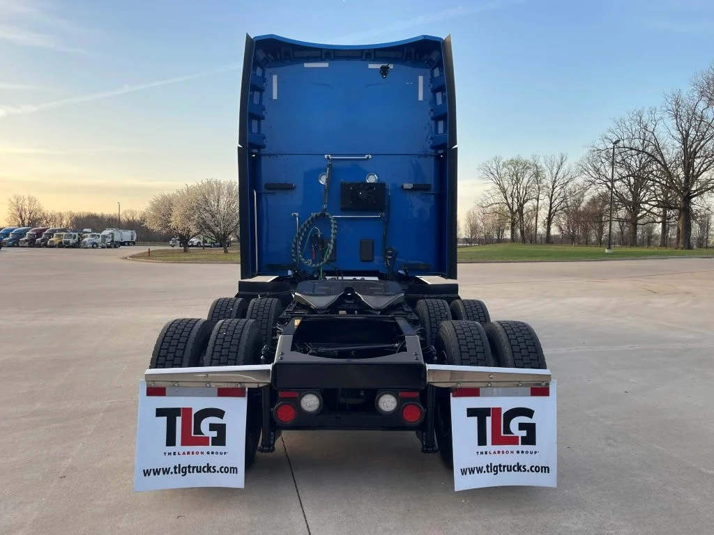 2023 Peterbilt 579 - image 4