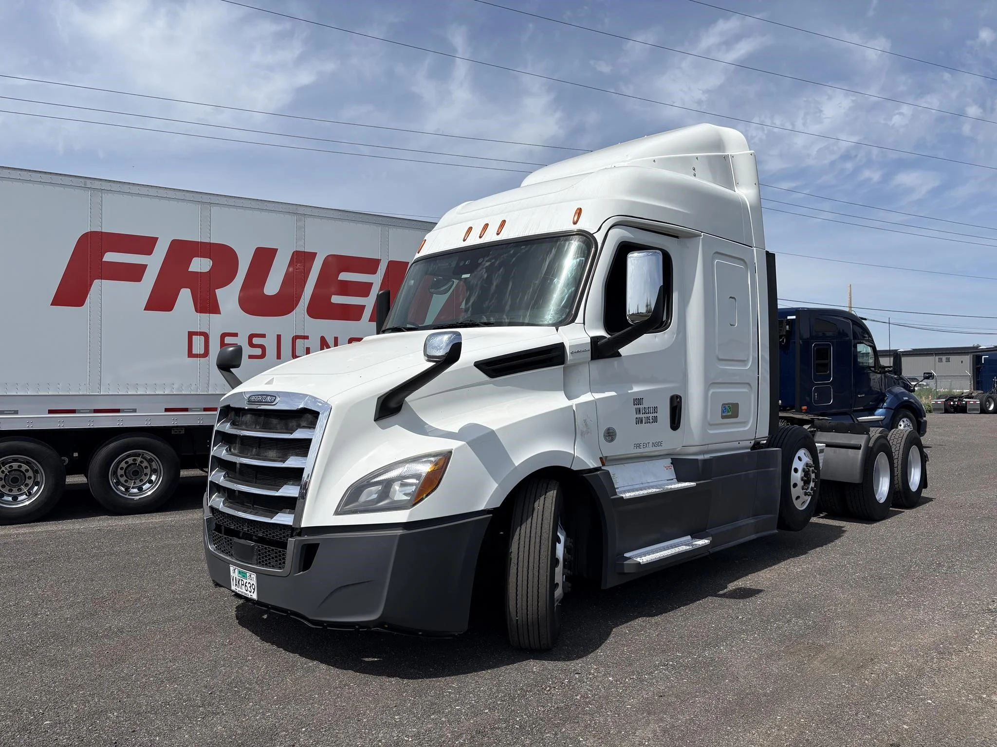 2020 Freightliner Cascadia in Ridgefield, WA — photo 2