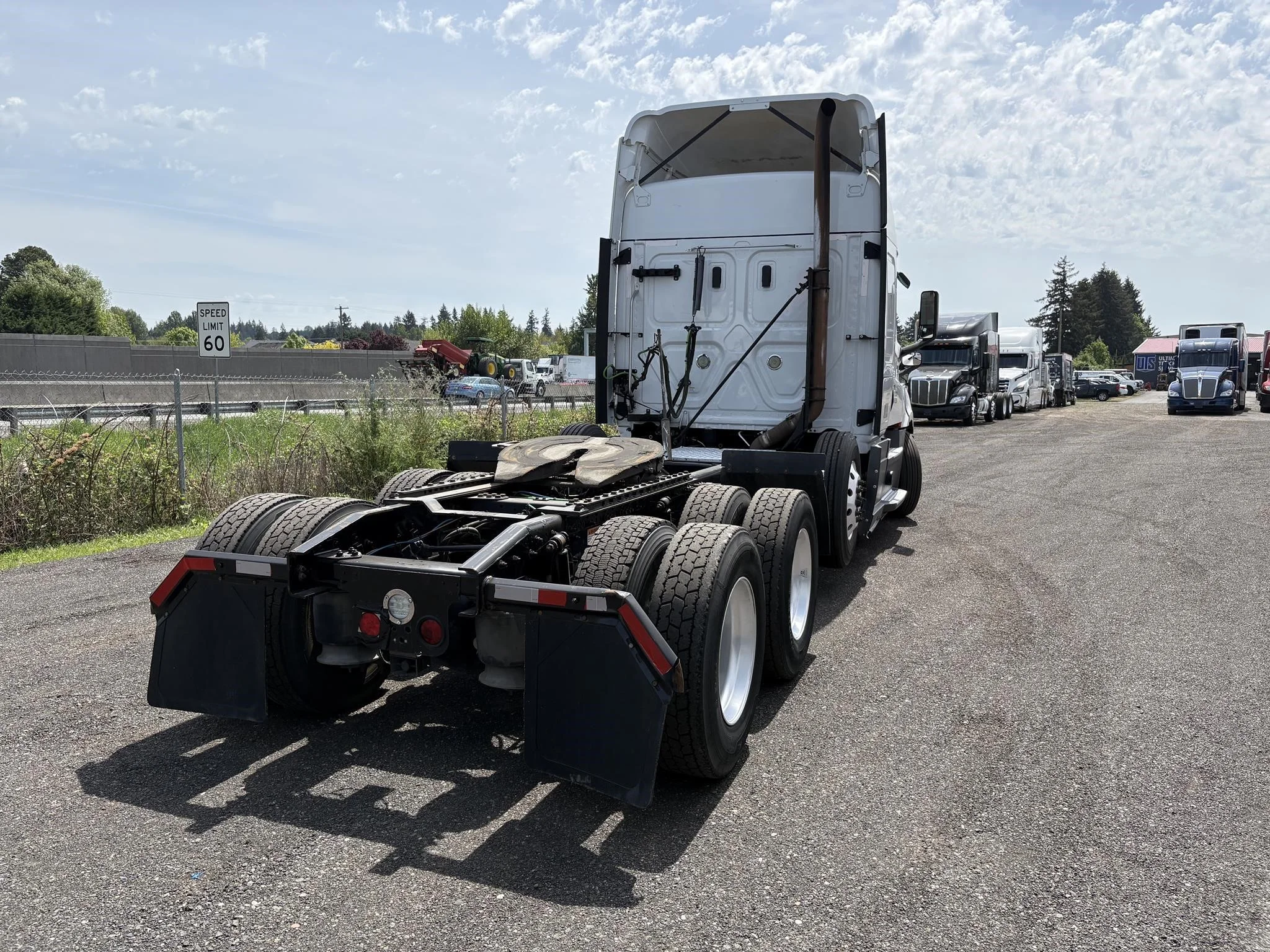 2020 Freightliner Cascadia in Ridgefield, WA — photo 4