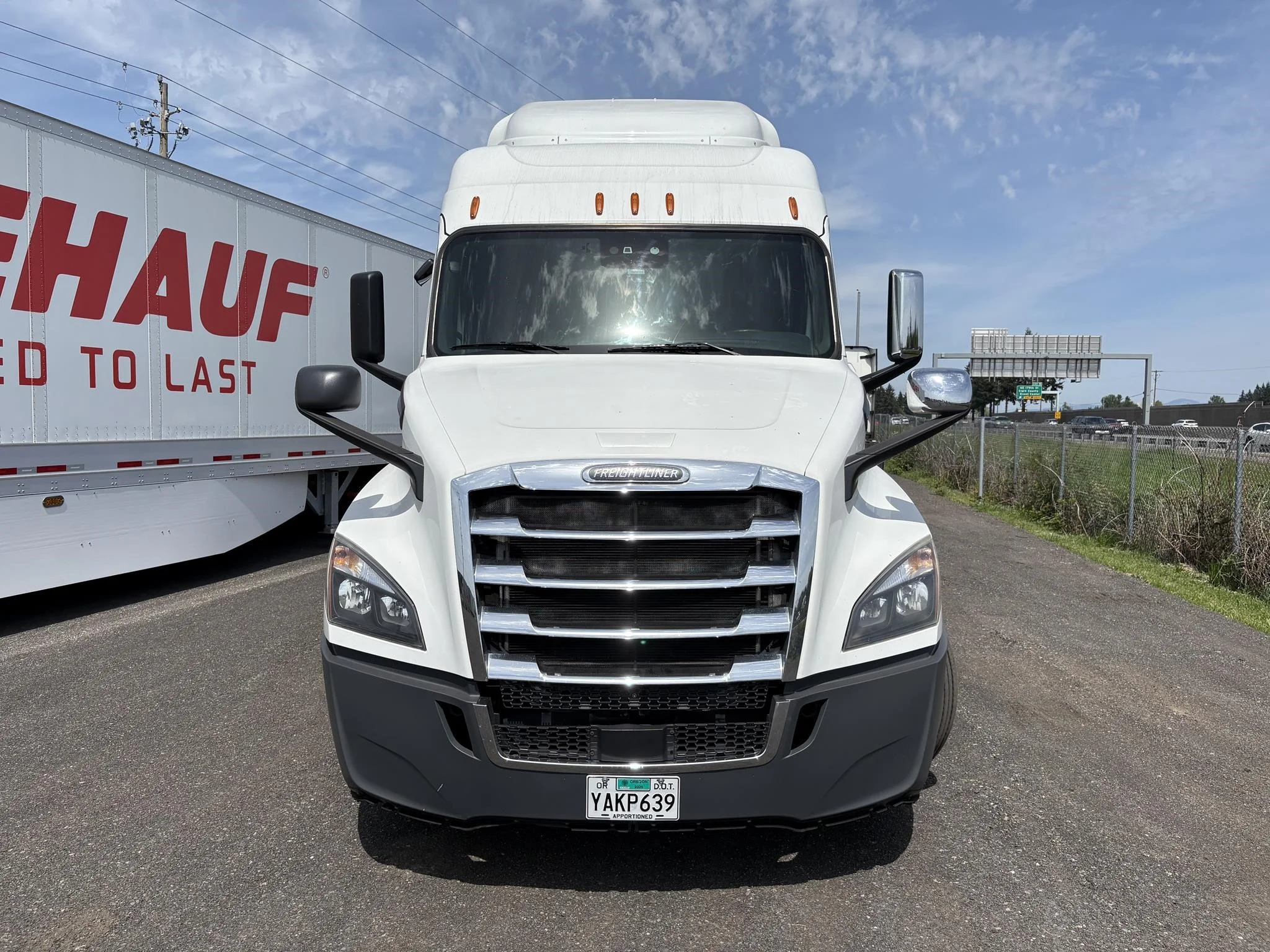 2020 Freightliner Cascadia in Ridgefield, WA — photo 3