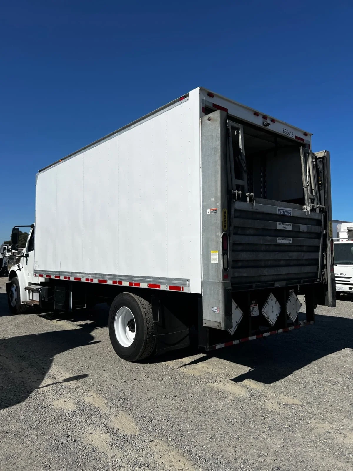 2017 Freightliner M2 106 - image 6