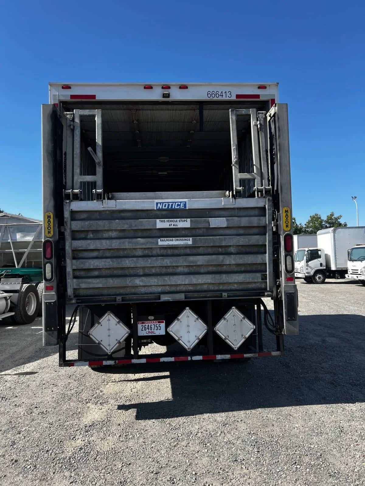 2017 Freightliner M2 106 - image 5