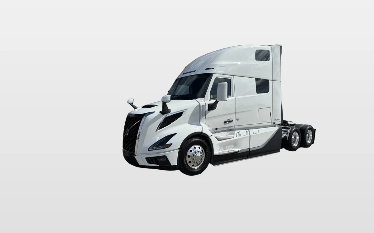 2027 Volvo VNL 860 - image 1