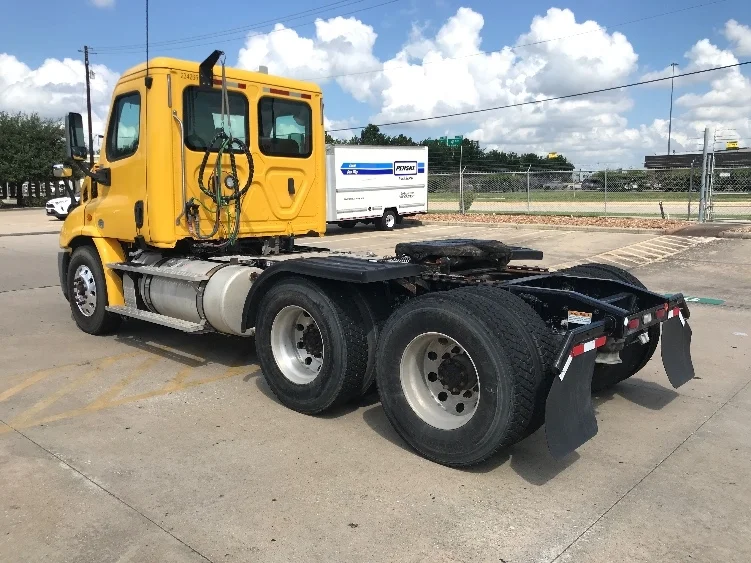 2019 Freightliner Cascadia in Houston, TX — photo 5