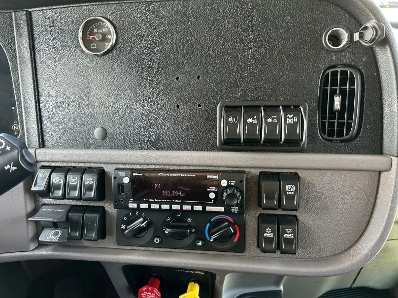 2022 Peterbilt 389 in Richmond, VA — photo 26