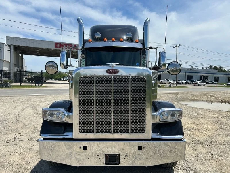 2022 Peterbilt 389 in Richmond, VA — photo 18