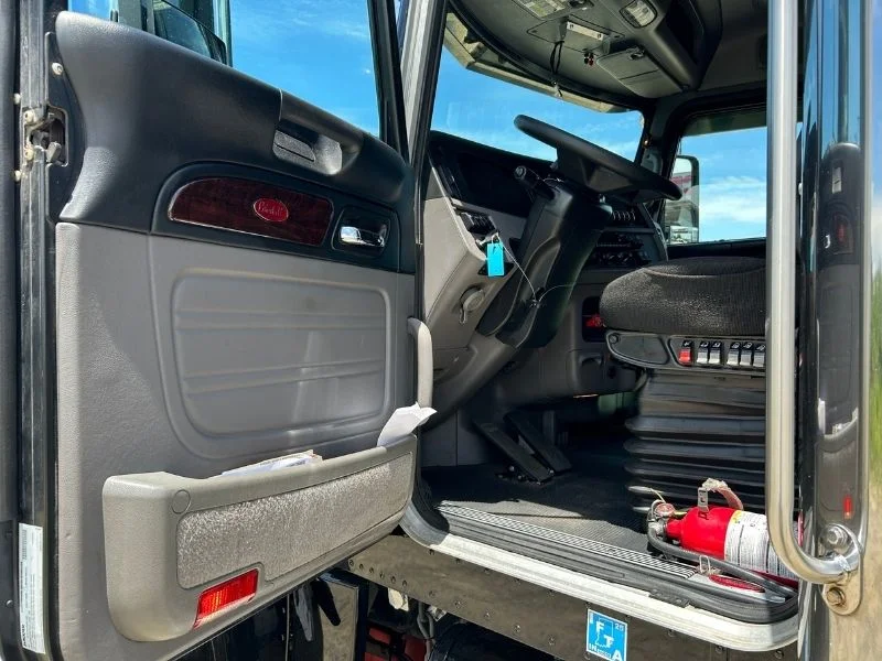 2022 Peterbilt 389 in Richmond, VA — photo 5