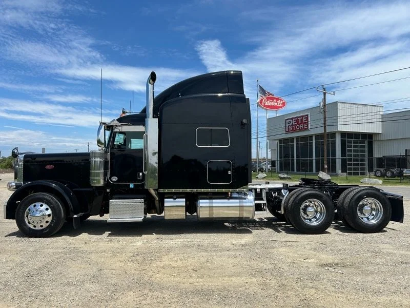 2022 Peterbilt 389 in Richmond, VA — photo 15