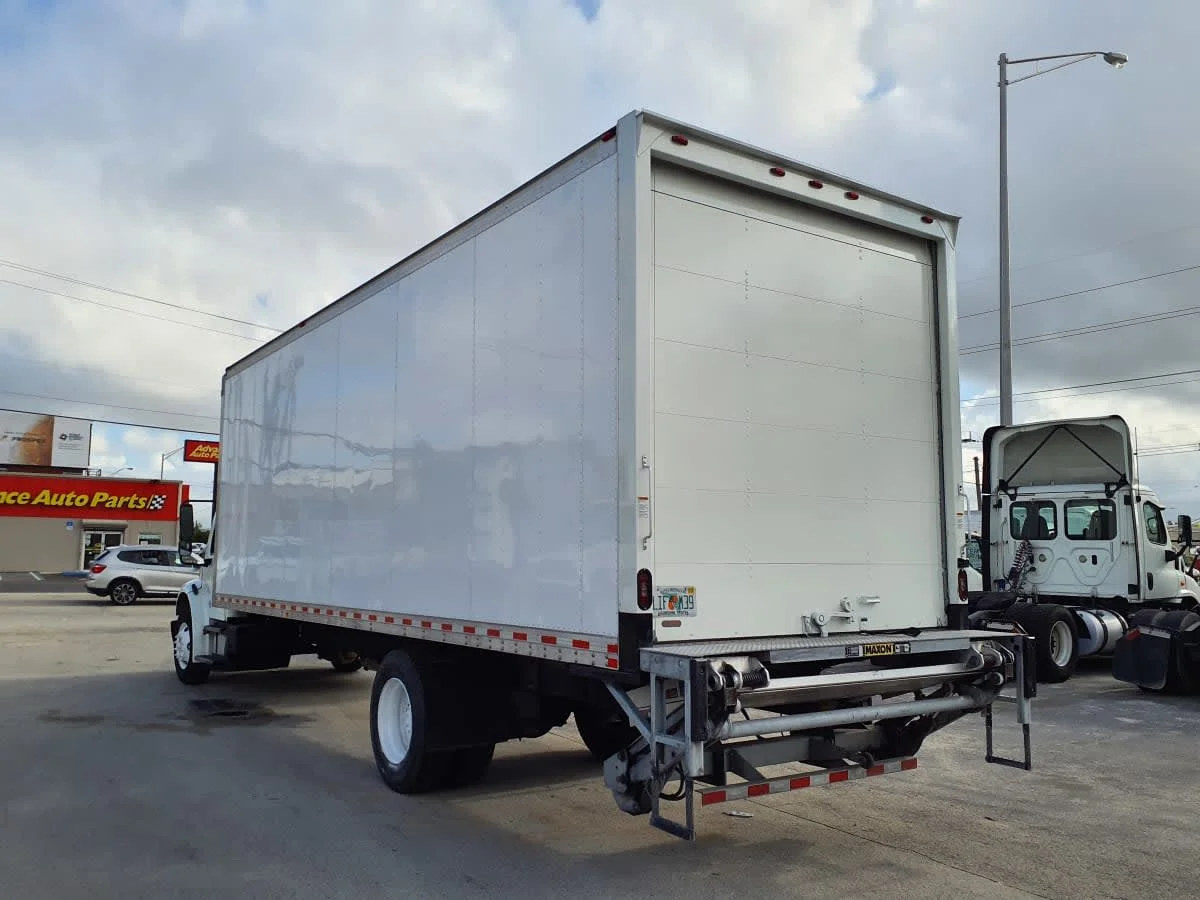 2020 Freightliner M2 106 - image 6