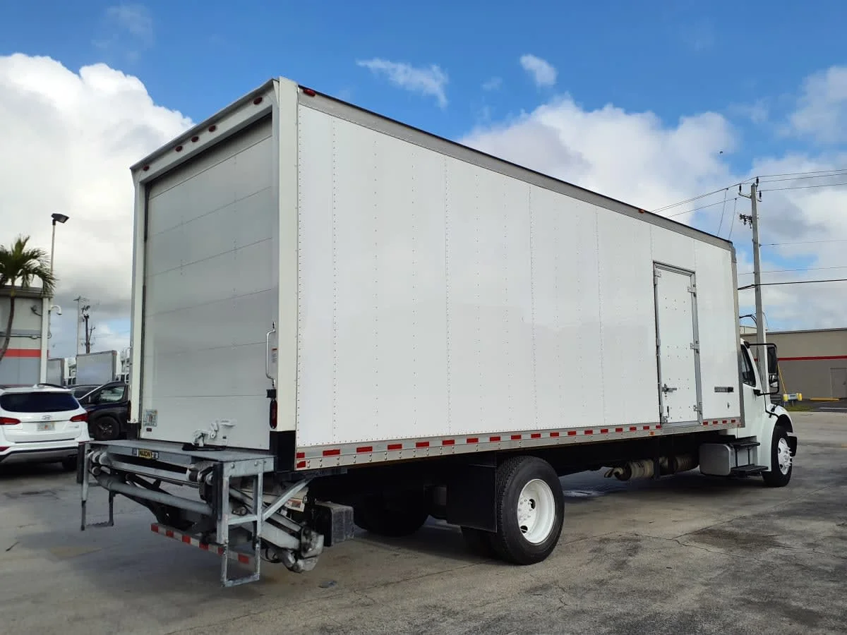 2020 Freightliner M2 106 - image 4