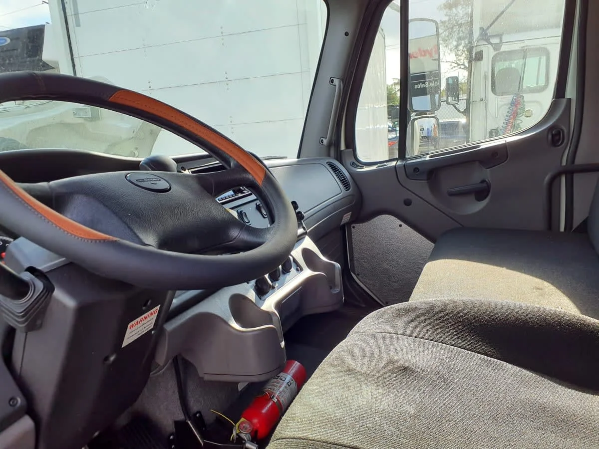 2020 Freightliner M2 106 in Miami, FL — photo 7